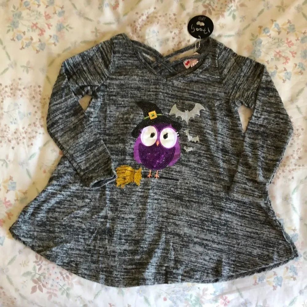 Poof Sequin Owl Witch Crisscross top size L NWT